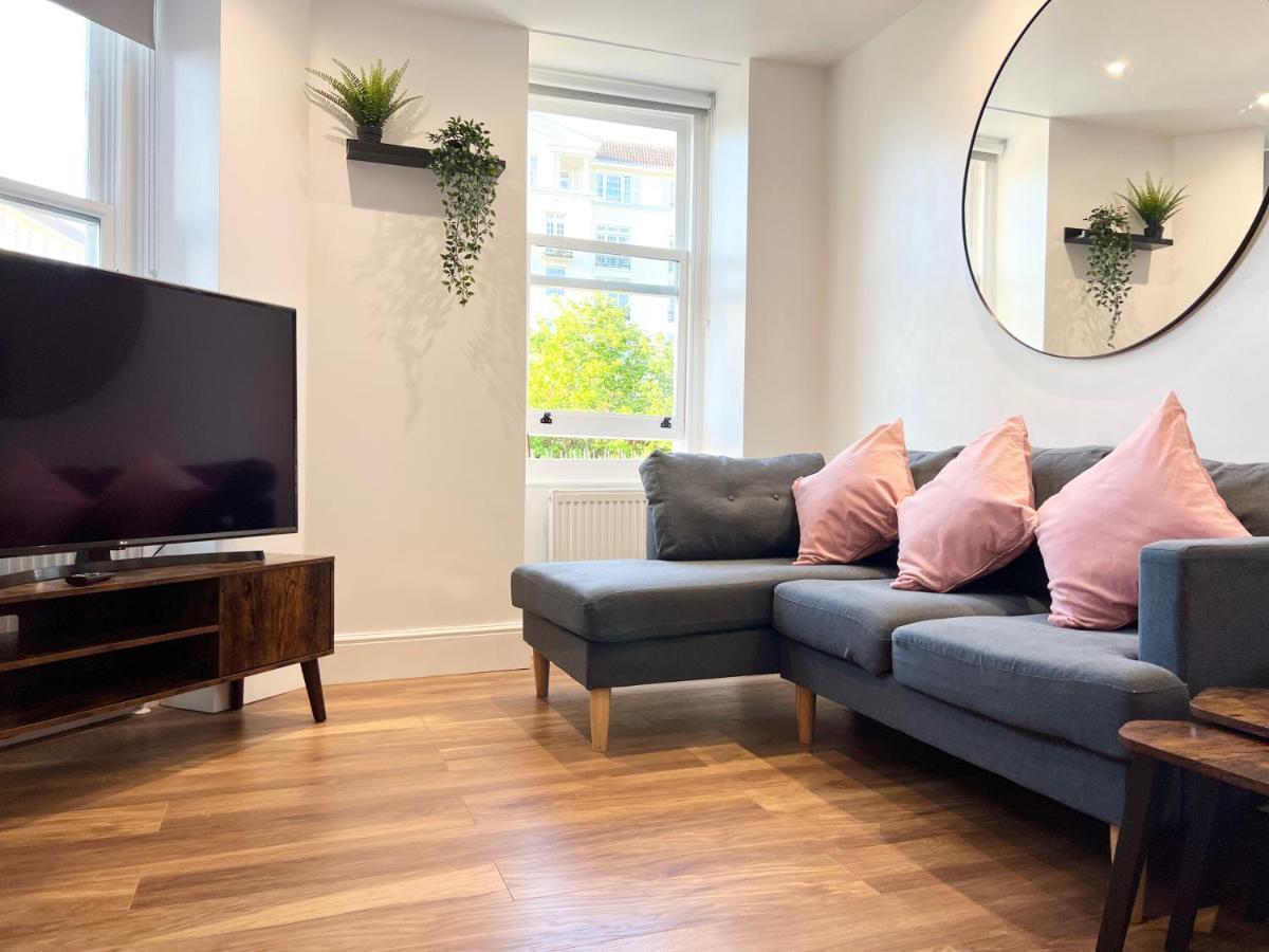 Lovely Apartment, One Minute From Bournemouth Beach And Town. ภายนอก รูปภาพ